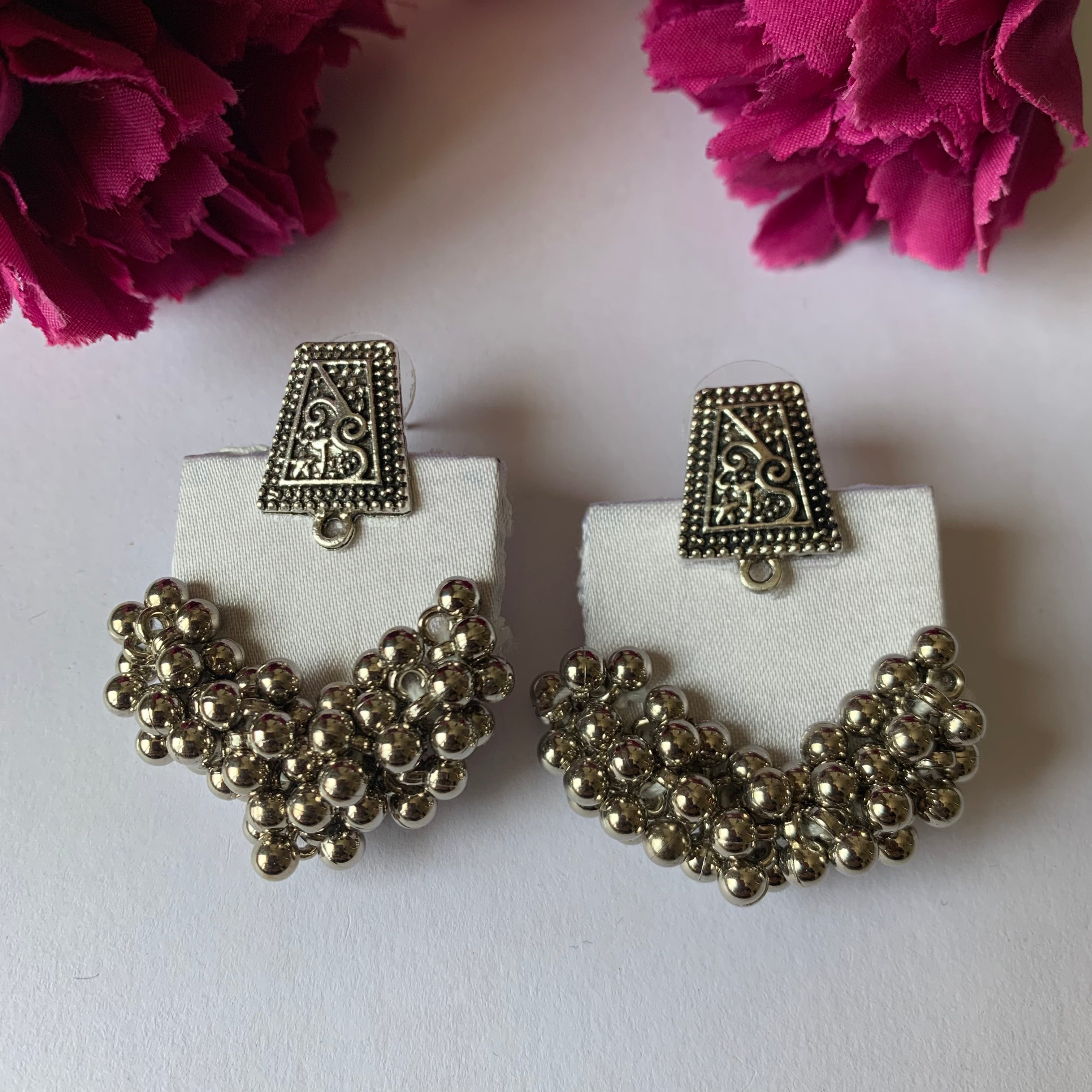 Pentagon Shape SIlver Stud With Silver CCB Beads