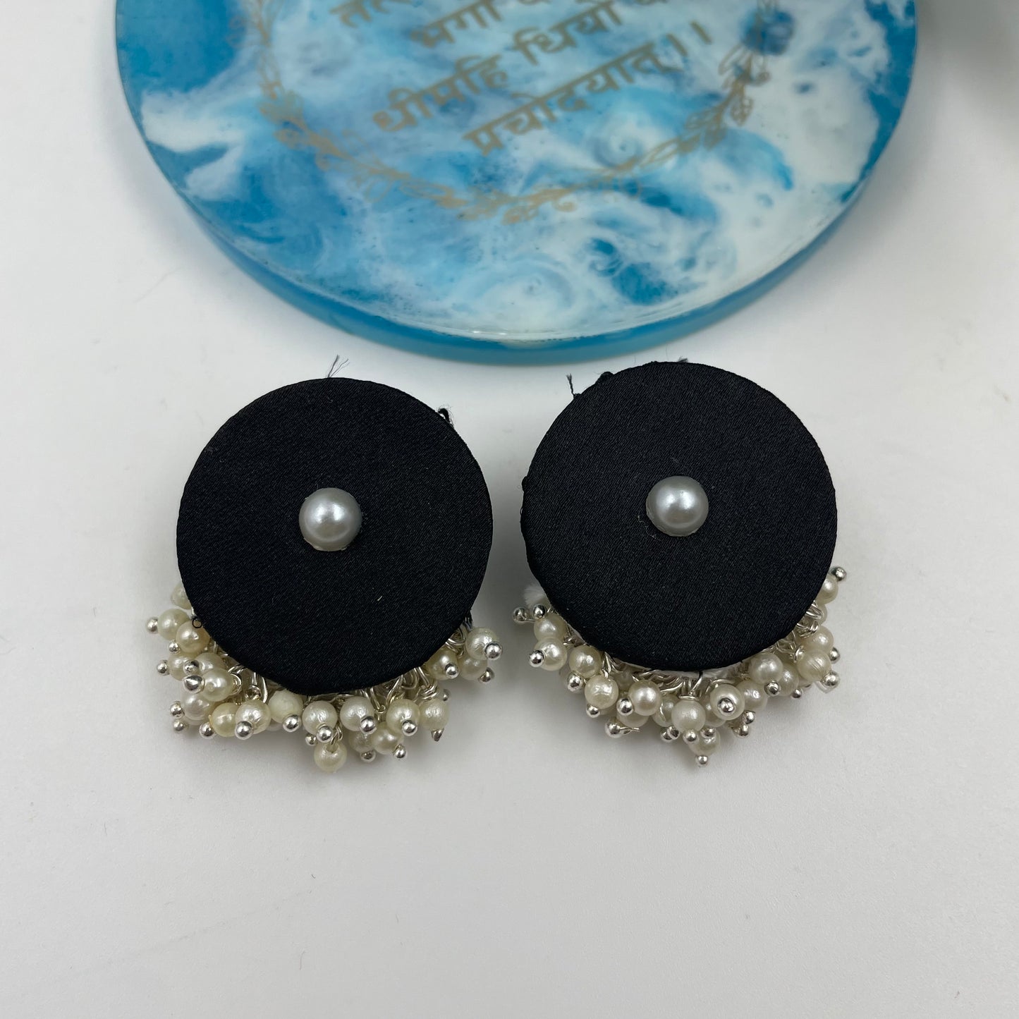 Loreals Pearl Studs - Black